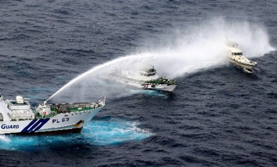 臺(tái)灣保釣遭日船攔截