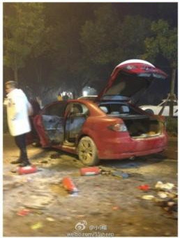 馬自達(dá)煙花自爆被毀