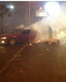 馬自達(dá)煙花自爆被毀