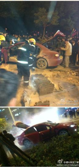 馬自達(dá)煙花自爆被毀