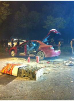 馬自達(dá)煙花自爆被毀