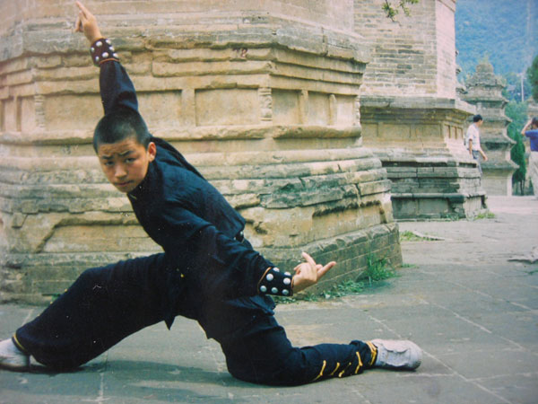 王寶強昔日少林寺習武照