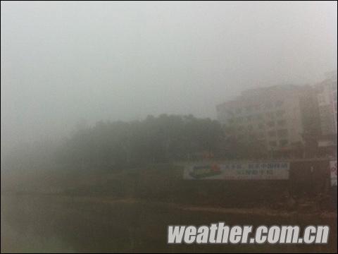 福建19日晨出現大霧 未來三天以陰雨天氣為主
