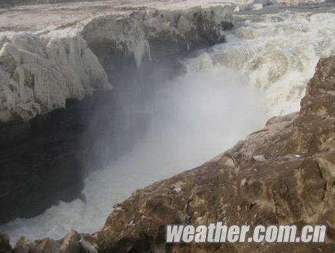 山西吉縣氣溫回升 黃河壺口瀑布冰化河開場面壯觀