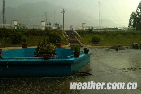 貴州冰雹 27日貴州多地遭冰雹襲擊最大直徑4厘米