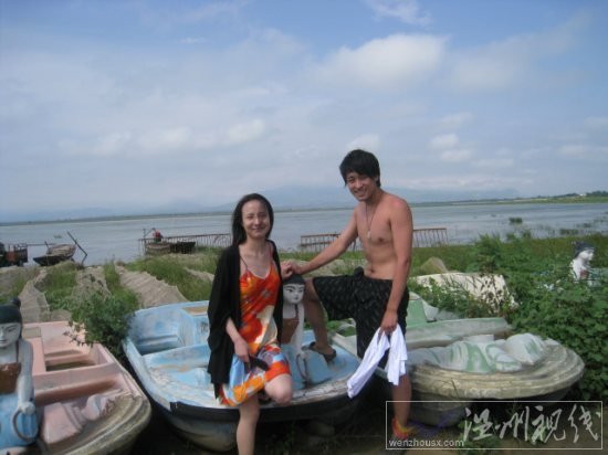 干露露資料：莫納夏天劇照