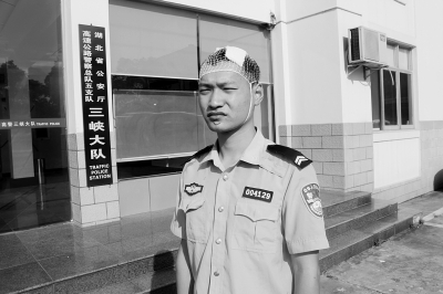 男被警察噴辣椒水無反應