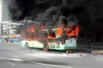 武漢585公交車自燃 乘客安全逃生無人員傷亡