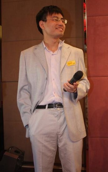 鳳姐干露露推手楊秀宇網名立二拆四