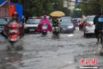 昆明暴雨 傍晚時分下起暴雨道路積水嚴重全城堵車