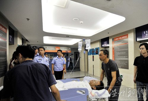 傷者被緊急送往醫院進行搶救