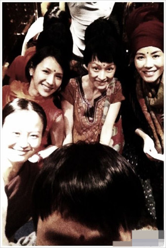 王菲帶隊六一班印度朝圣