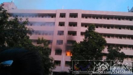 寢室內(nèi)火勢(shì)非常大