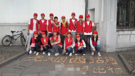 景區不文明現象之西湖煙蒂