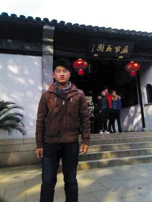 大學生商場墜亡 兩位商場打工第一天墜亡