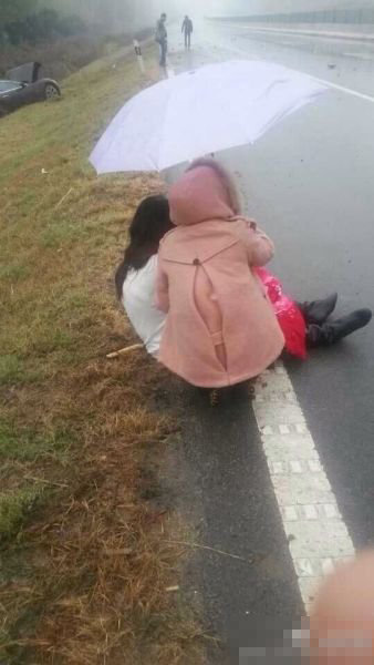 瑪莎拉蒂追尾面包車