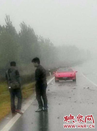 瑪莎拉蒂追尾面包車