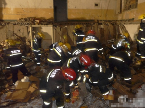 2013牡丹江暴雪廠房坍塌