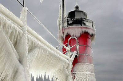 克羅地亞海邊極寒天氣風(fēng)景 海浪瞬間冰凍克羅地亞絕