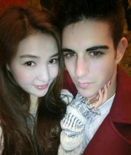 郭美美曬與外籍男友合影