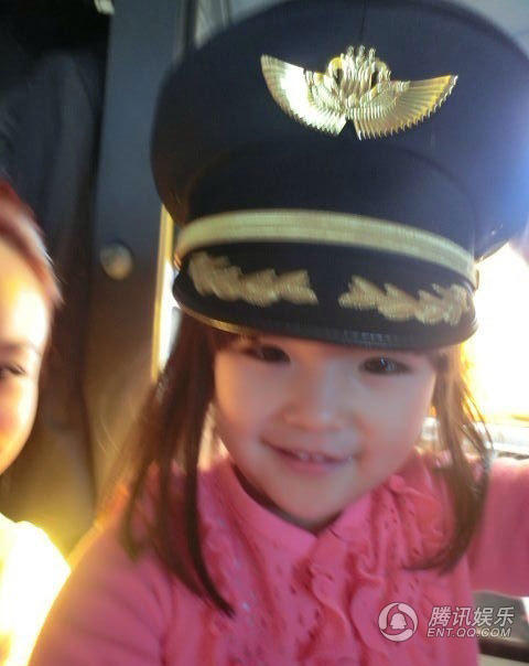 王詩(shī)齡萌照