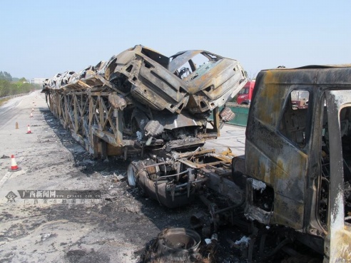 包茂高速半掛車自燃