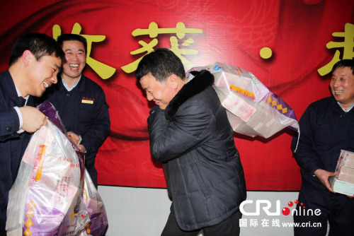 千萬現金壘砌的錢山