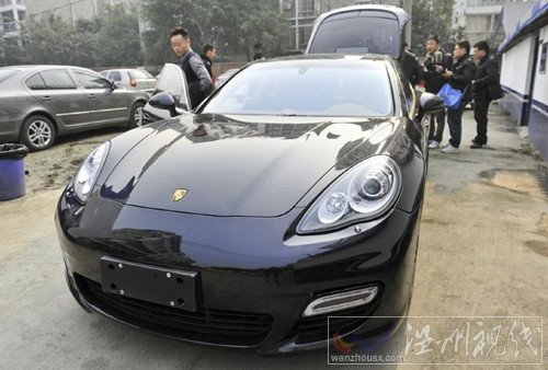 男子賣保時捷遭遇買主活埋