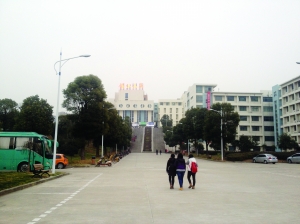 女生宿舍墜亡渾身多處淤青