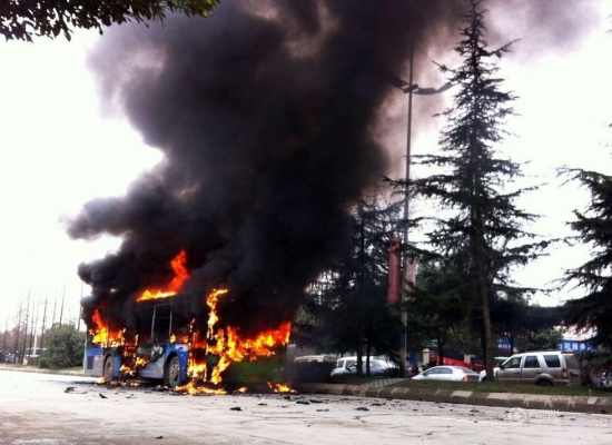 貴陽237路公交車起火