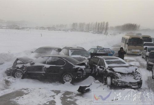 綏哈高速車禍現(xiàn)場