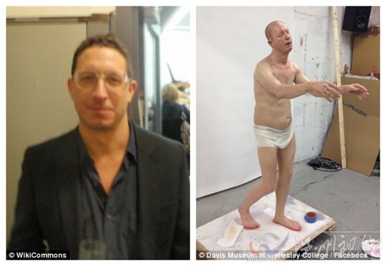 穿褲衩夢(mèng)游男子雕像圖片