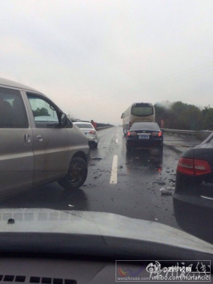 長張高速發生交通事故