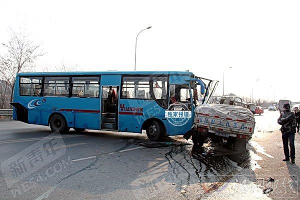 大連迎金路車禍