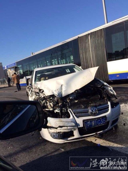 北京阜石路高架交通事故圖片