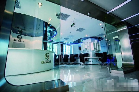 土豪網吧進門費五千每小時69元 網吧使用外星人電腦