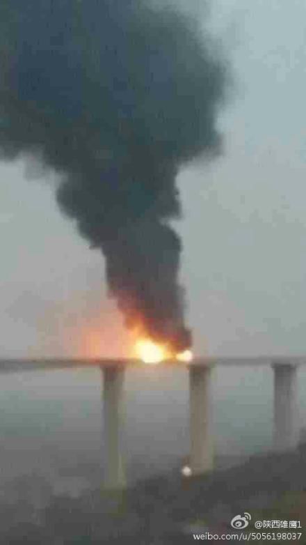 3月25日西銅新高速趙氏河大橋油罐車爆炸