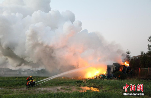 京昆高速貨車事故引燃黃磷