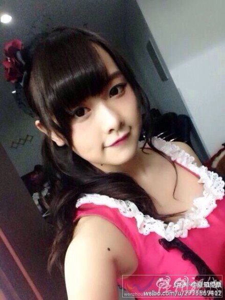 李宇春長發(fā)圖片美的驚人 可惜不是李宇春本人