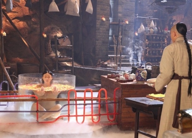 袁姍姍浴照像在蛋花湯里泡澡 袁姍姍泡澡時看著很肥