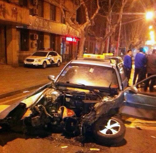 2014年3月20日大連一賓利飆車致1死2重傷