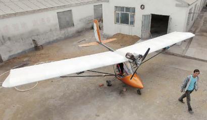 長春男子自造小飛機(jī)