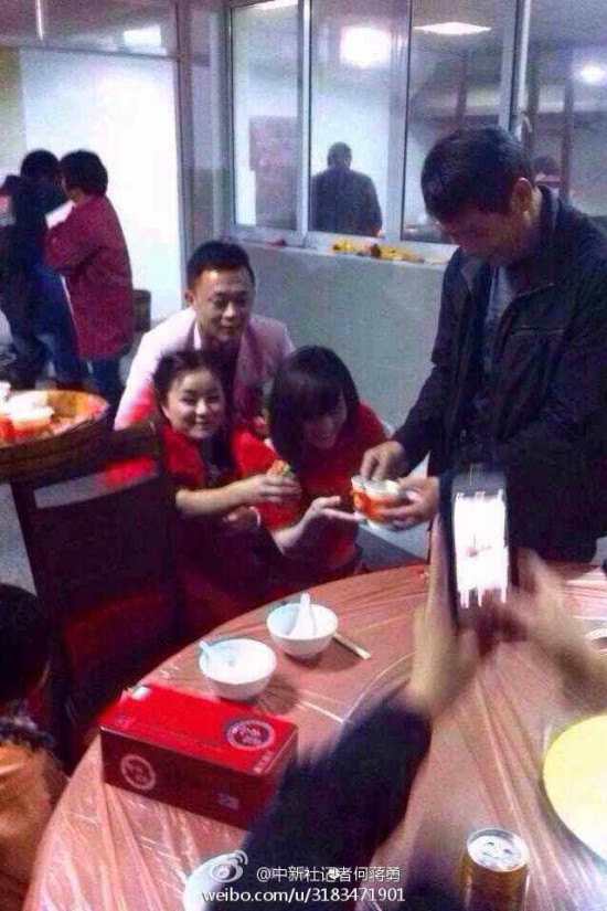 寧波一男娶二妻婚宴照