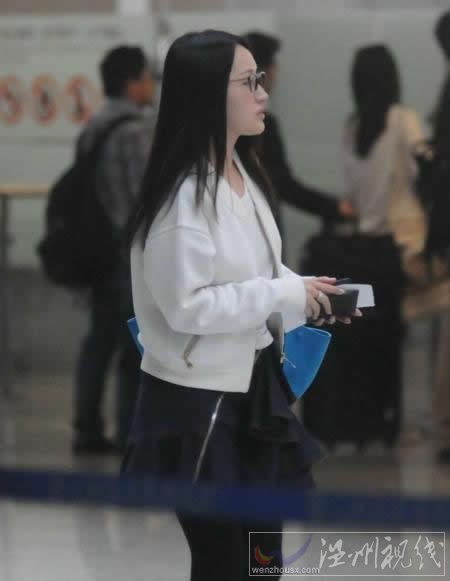 楊鈺瑩素顏現身機場