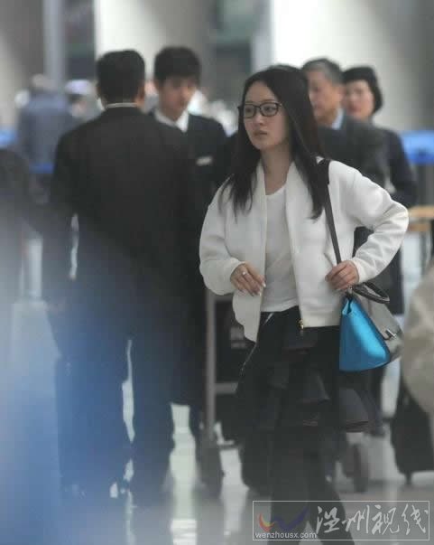 楊鈺瑩素顏現身機場