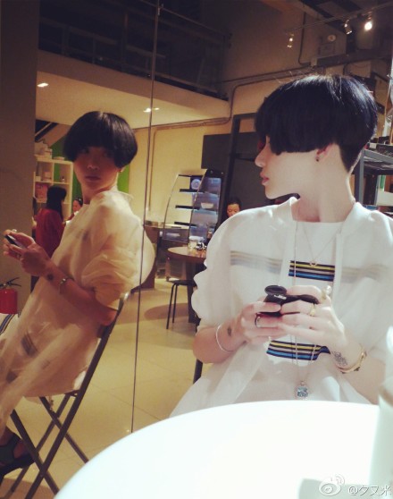 高曉松88年嫩妻曬近照 高曉松老婆徐粲金照片