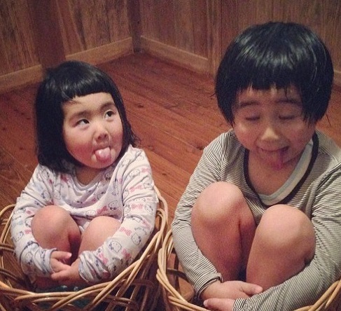 日本喜感兄妹愛笑愛賣萌