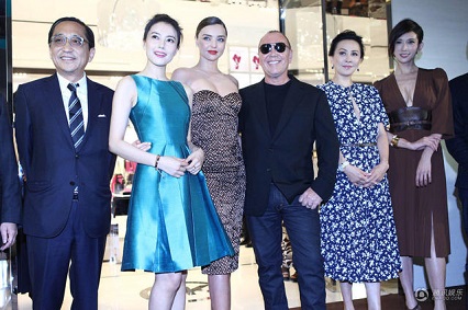 林志玲腋下濕透很尷尬 穿超低胸長裙出席活動