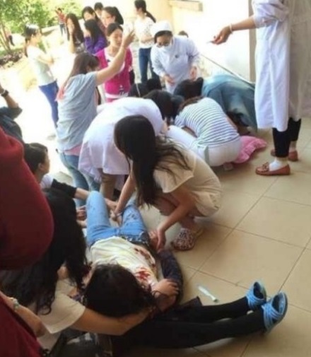 云南大學(xué)女生宿舍砍人事件 男子爬到宿舍砍傷女友和他人