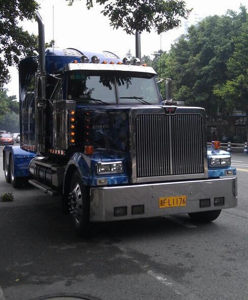 擎天柱是什么車 是美國彼得比爾特卡車